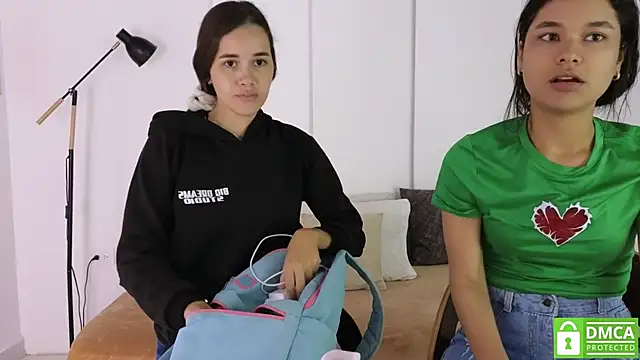 Snapshot of sexychanell_18 chatting on 11/07/25, 01:11 sexychanell 18 online show from 11/07/25, 01:11