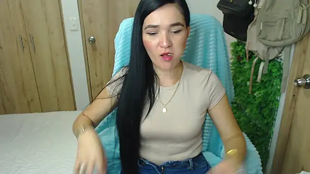 Snapshot of Neerea chatting on 03/15/26, 01:55 Neerea online show from 03/15/26, 01:55