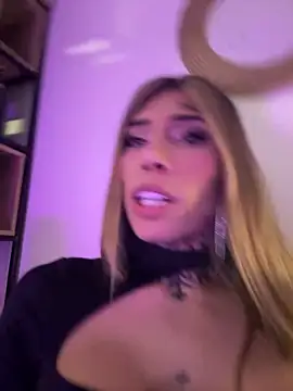 caroline cossei online show from 12/22/24, 09:55