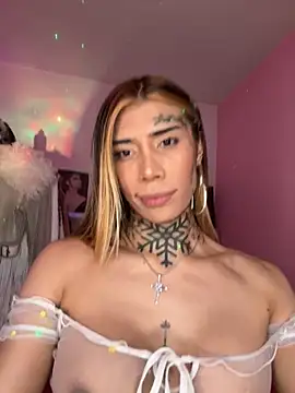 caroline cossei online show from 09/28/25, 09:25