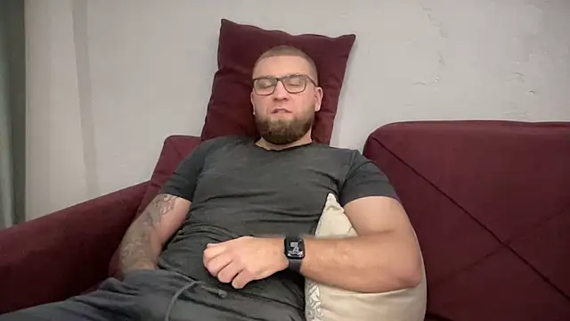 Bear bear  online show from 02/05/25, 02:59