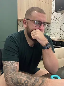 Bear bear  online show from 02/21/25, 11:21