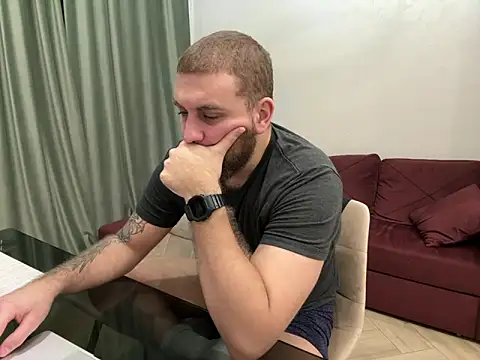 Bear bear  online show from 03/10/25, 10:55