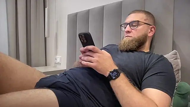 Bear bear  online show from 09/18/25, 01:35