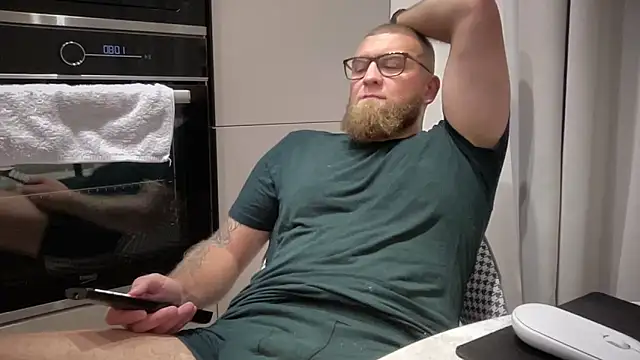 Bear bear  online show from 09/26/25, 02:43