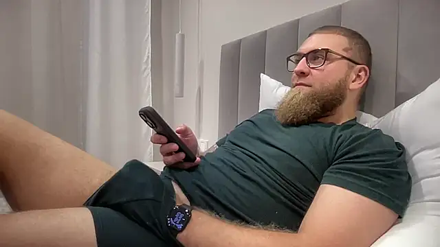 Bear bear  online show from 10/14/25, 11:55