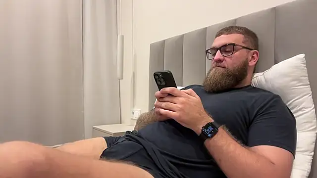 Bear bear  online show from 11/13/25, 11:31