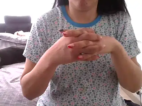 Snapshot of RAYA_1 chatting on 10/07/25, 04:48 RAYA 1 online show from 10/07/25, 04:48