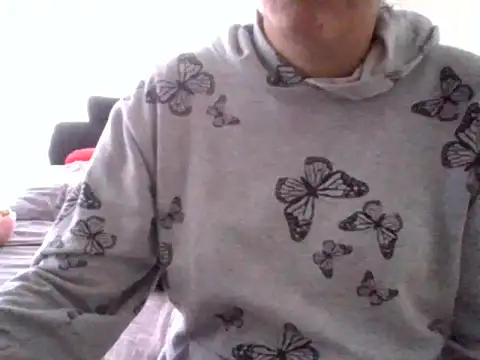 Snapshot of RAYA_1 chatting on 10/12/25, 10:20 RAYA 1 online show from 10/12/25, 10:20