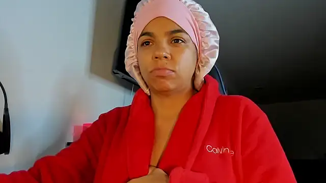 victoriachicas online show from 10/12/25, 07:51