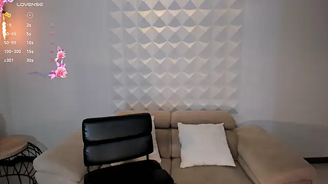 JuanitaClay online show from 12/12/24, 11:40