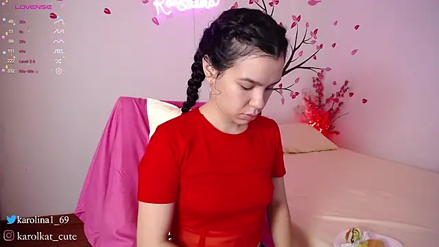 Karolina 1 online show from 02/11/25, 01:20