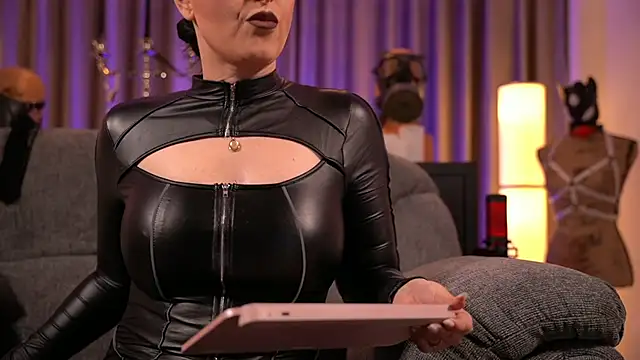 kelly kent online show from 12/04/24, 03:15
