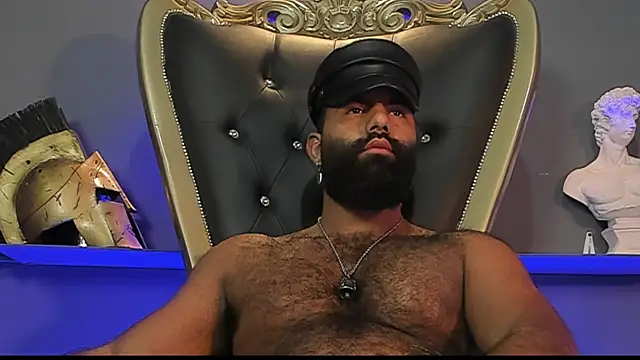 Snapshot of BeardAndrew chatting on 10/05/25, 12:03 BeardAndrew online show from 10/05/25, 12:03