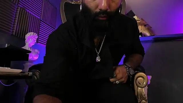 Snapshot of BeardAndrew chatting on 10/12/25, 06:12 BeardAndrew online show from 10/12/25, 06:12