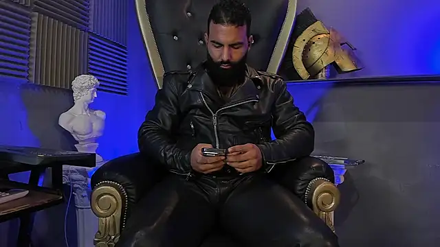 Snapshot of BeardAndrew chatting on 11/08/25, 04:01 BeardAndrew online show from 11/08/25, 04:01