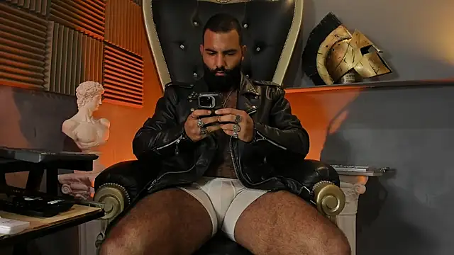 Snapshot of BeardAndrew chatting on 11/29/25, 11:35 BeardAndrew online show from 11/29/25, 11:35