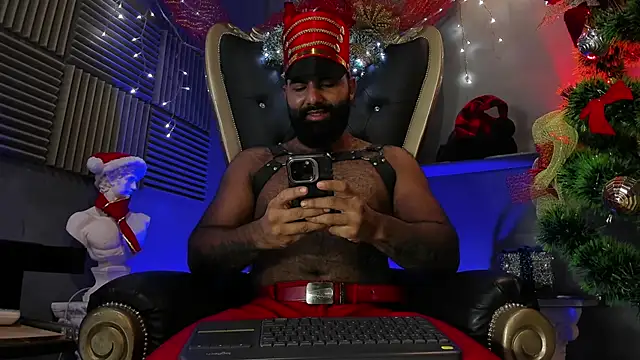 Snapshot of BeardAndrew chatting on 12/18/25, 12:00 BeardAndrew online show from 12/18/25, 12:00