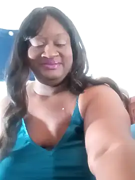 Snapshot of Katiefyi chatting on 12/08/24, 02:49 Katiefyi online show from 12/08/24, 02:49