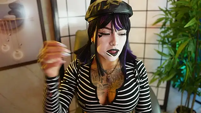 Scarlett collins02 online show from 05/17/26, 01:58