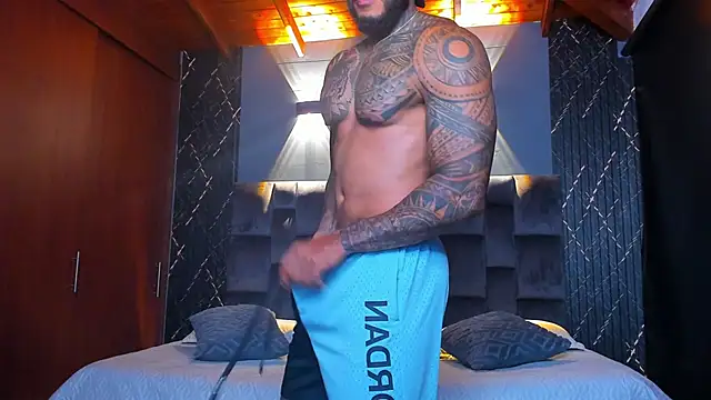muscle man16 online show from 12/13/24, 02:38