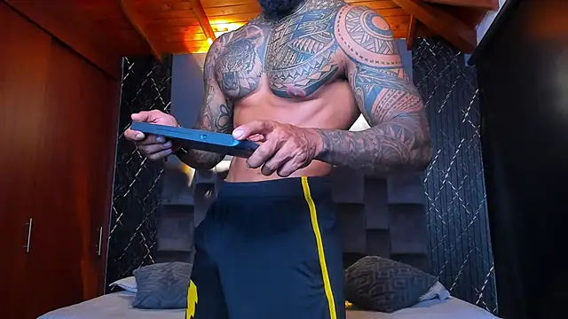 muscle man16 online show from 01/10/25, 03:18