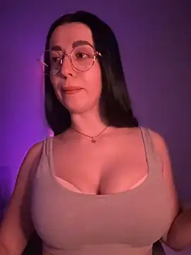 Emylia online show from 02/14/25, 01:34