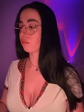 Emylia online show from 02/19/25, 07:59