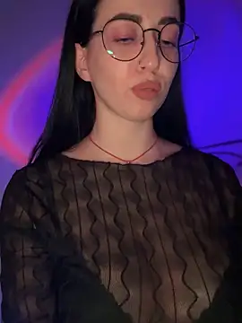 Snapshot of Emylia chatting on 12/01/25, 09:42 Emylia online show from 12/01/25, 09:42