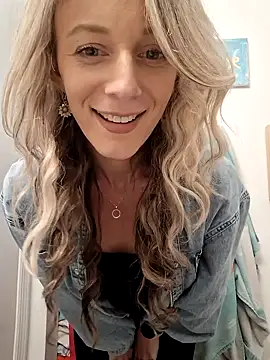 Heyitsmee33 online show from 03/11/25, 05:46