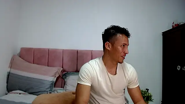 marcehot32 online show from 03/03/25, 08:54