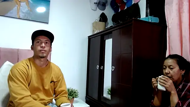 marcehot32 online show from 09/10/25, 08:31