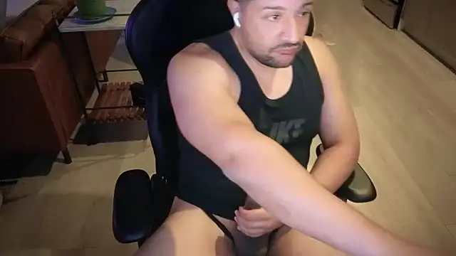 HungandThickLatin online show from 10/20/25, 01:28