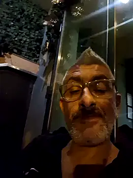 Snapshot of cuci45 chatting on 09/10/25, 05:57 cuci45 online show from 09/10/25, 05:57