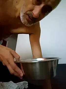 Snapshot of cuci45 chatting on 09/20/25, 09:16 cuci45 online show from 09/20/25, 09:16