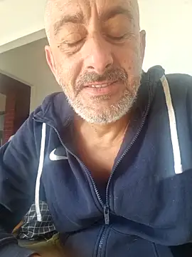 Snapshot of cuci45 chatting on 10/08/25, 08:12 cuci45 online show from 10/08/25, 08:12