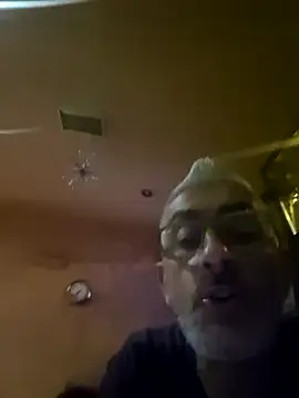 Snapshot of cuci45 chatting on 10/09/25, 04:38 cuci45 online show from 10/09/25, 04:38