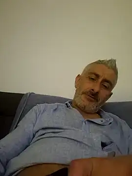 Snapshot of cuci45 chatting on 10/10/25, 11:59 cuci45 online show from 10/10/25, 11:59