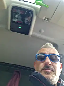 Snapshot of cuci45 chatting on 10/30/25, 12:28 cuci45 online show from 10/30/25, 12:28