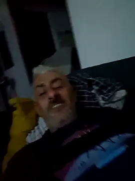 Snapshot of cuci45 chatting on 10/31/25, 04:41 cuci45 online show from 10/31/25, 04:41