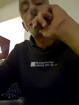 Snapshot of cuci45 chatting on 11/02/25, 09:28 cuci45 online show from 11/02/25, 09:28