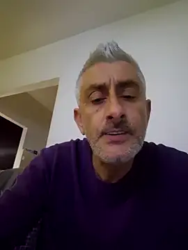 Snapshot of cuci45 chatting on 11/23/25, 09:58 cuci45 online show from 11/23/25, 09:58