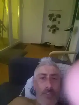 Snapshot of cuci45 chatting on 11/29/25, 04:59 cuci45 online show from 11/29/25, 04:59