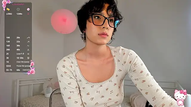 Snapshot of aurora_xoxo chatting on 10/09/25, 01:47 aurora xoxo online show from 10/09/25, 01:47