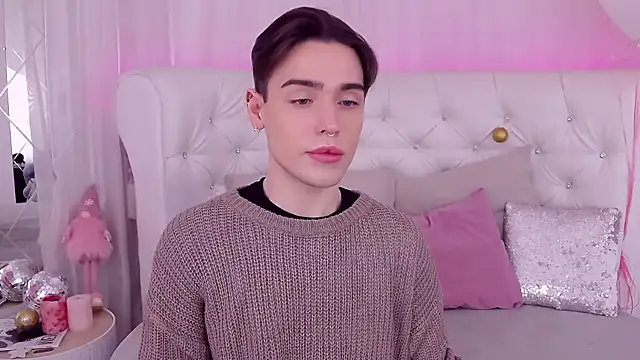 RobbyCharming online show from 12/28/24, 07:54