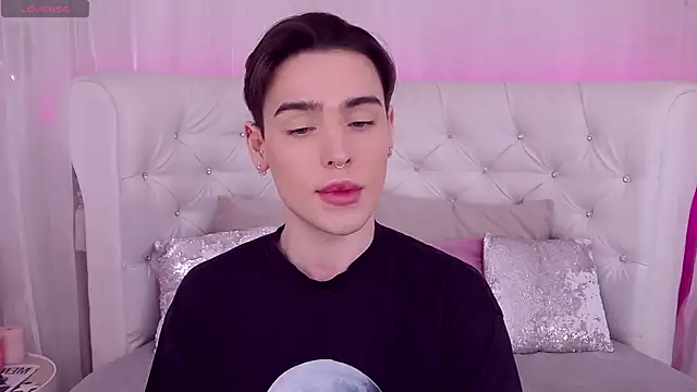 RobbyCharming online show from 01/03/25, 07:50