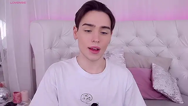 RobbyCharming online show from 01/12/25, 07:42