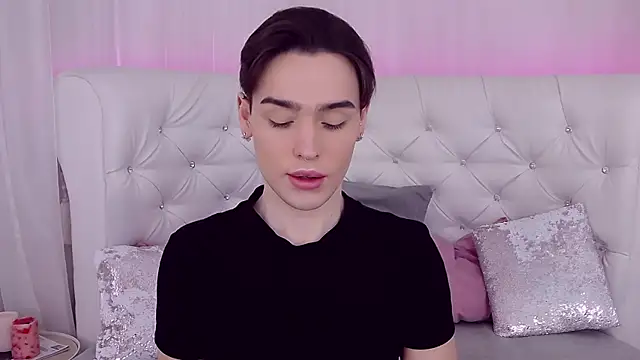 RobbyCharming online show from 02/14/25, 07:44