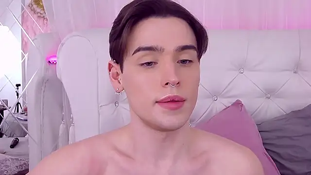 RobbyCharming online show from 02/25/25, 01:52