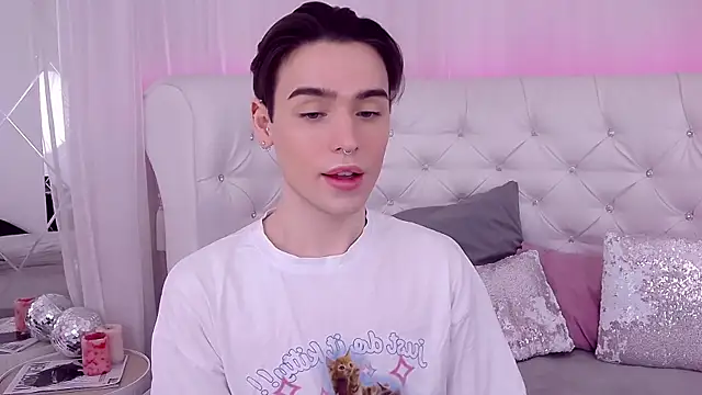 RobbyCharming online show from 03/02/25, 07:45